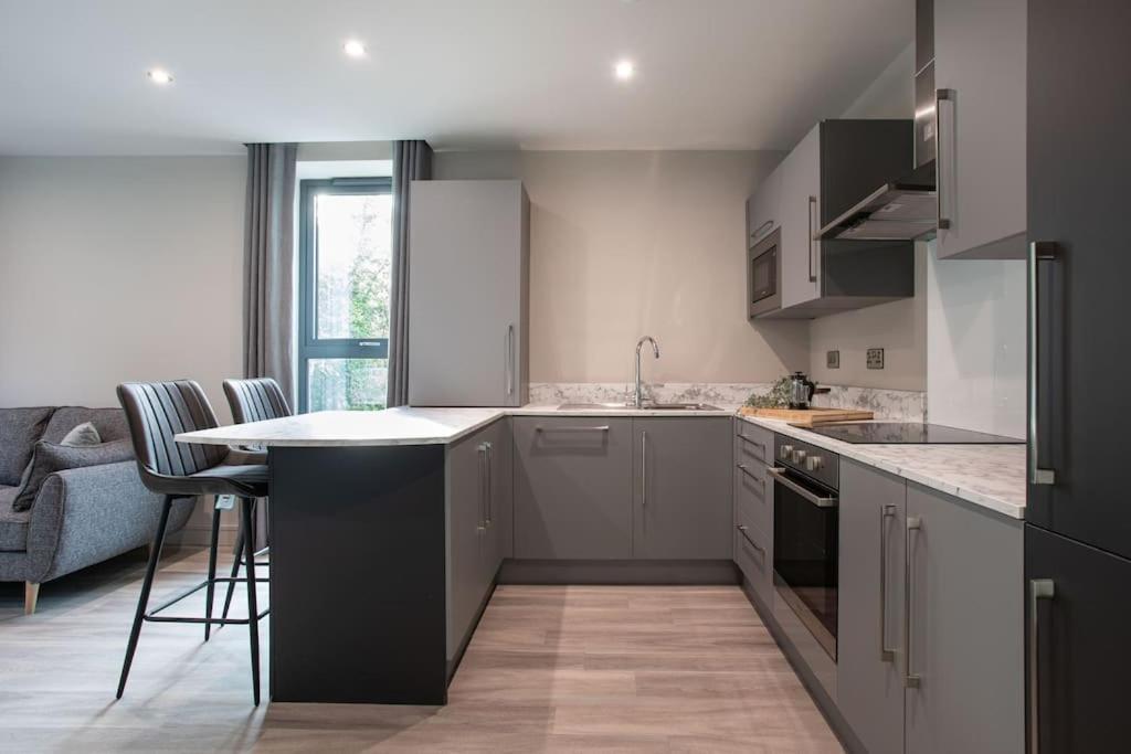 Appartement Stunning 2br Next To The Airport Bhd - Free Parking *