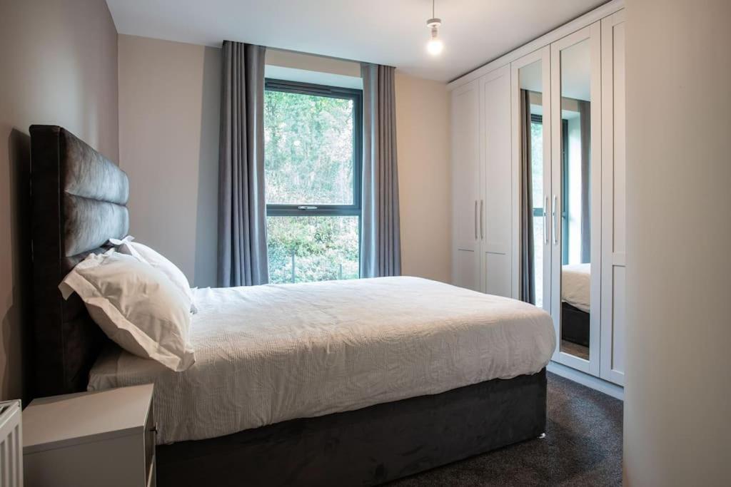 Stunning 2br Next To The Airport Bhd - Free Parking Appartement *